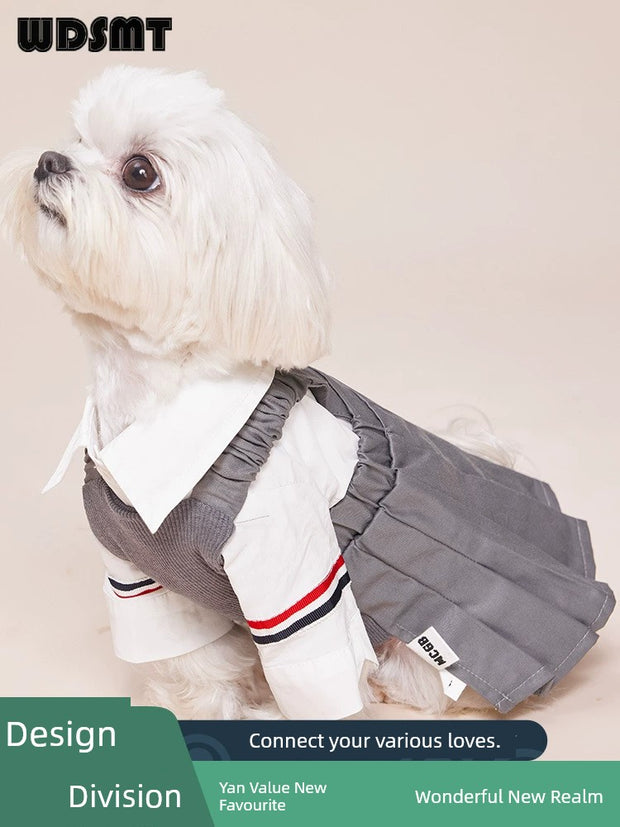 This pet suspender skirt features a pleated design